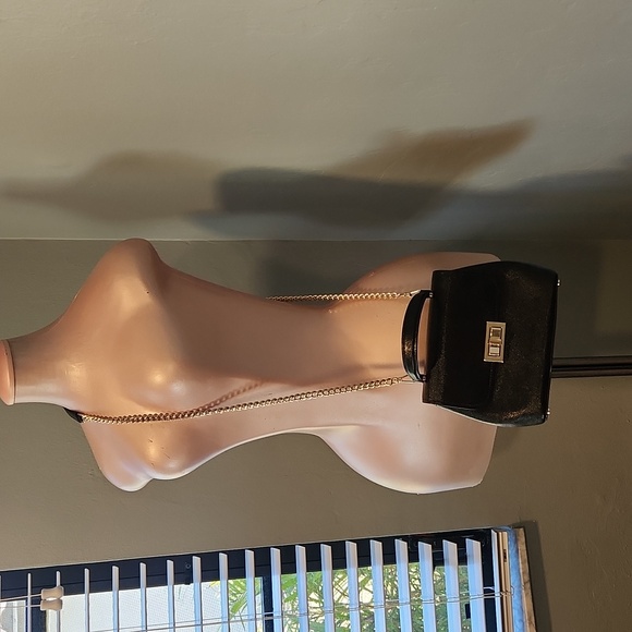 Small Kate Spade Black Top Handle + Crossbody Gold Chain Strap - Picture 2 of 9